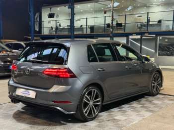 Used Volkswagen Golf 2017 for sale - 74173661: Photo