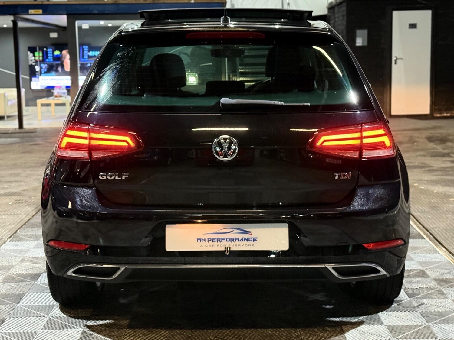 Used Volkswagen Golf 2017 for sale - 75268271: Photo 64