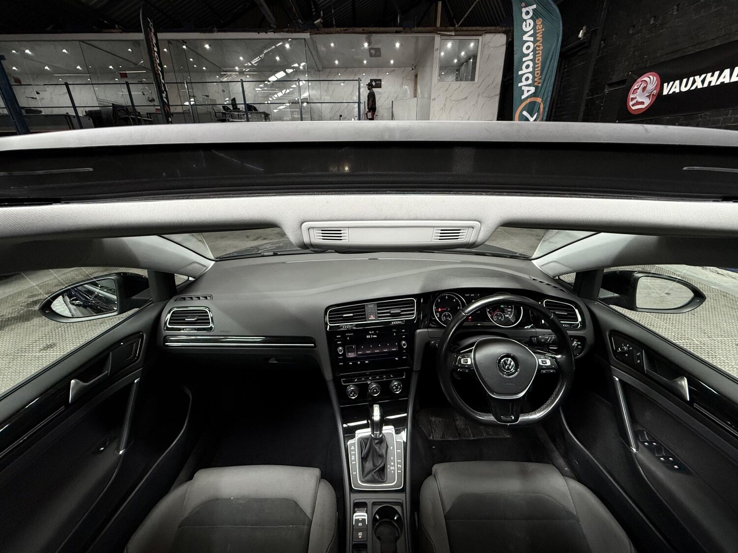 Used Volkswagen Golf 2017 for sale - 75268271: Photo 68