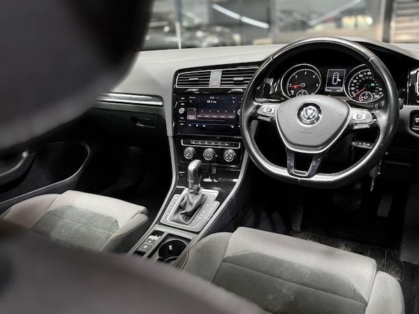 Used Volkswagen Golf 2017 for sale - 75268271: Photo 9