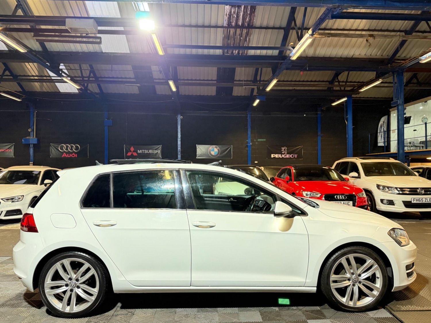 Used Volkswagen Golf 2016 for sale - 77305890: Photo 64