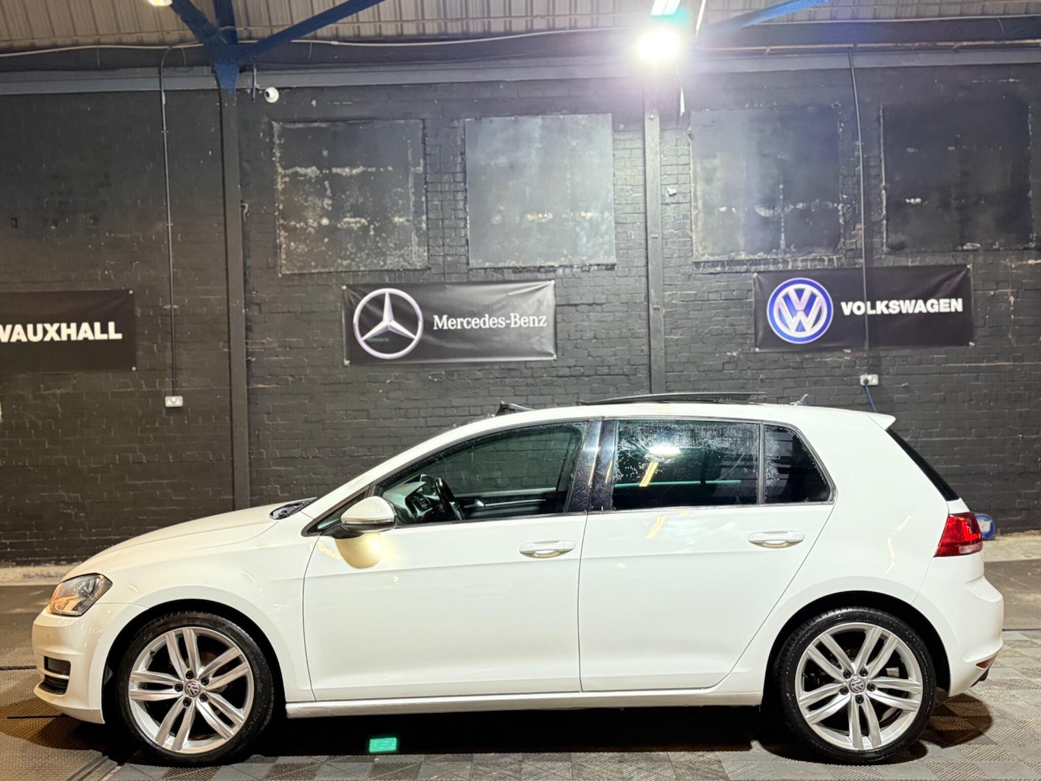 Used Volkswagen Golf 2016 for sale - 77305890: Photo 65