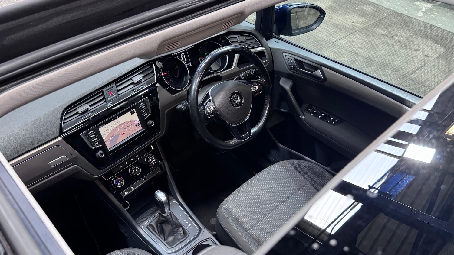 Used Volkswagen Touran 2017 for sale - 77564668: Photo 37