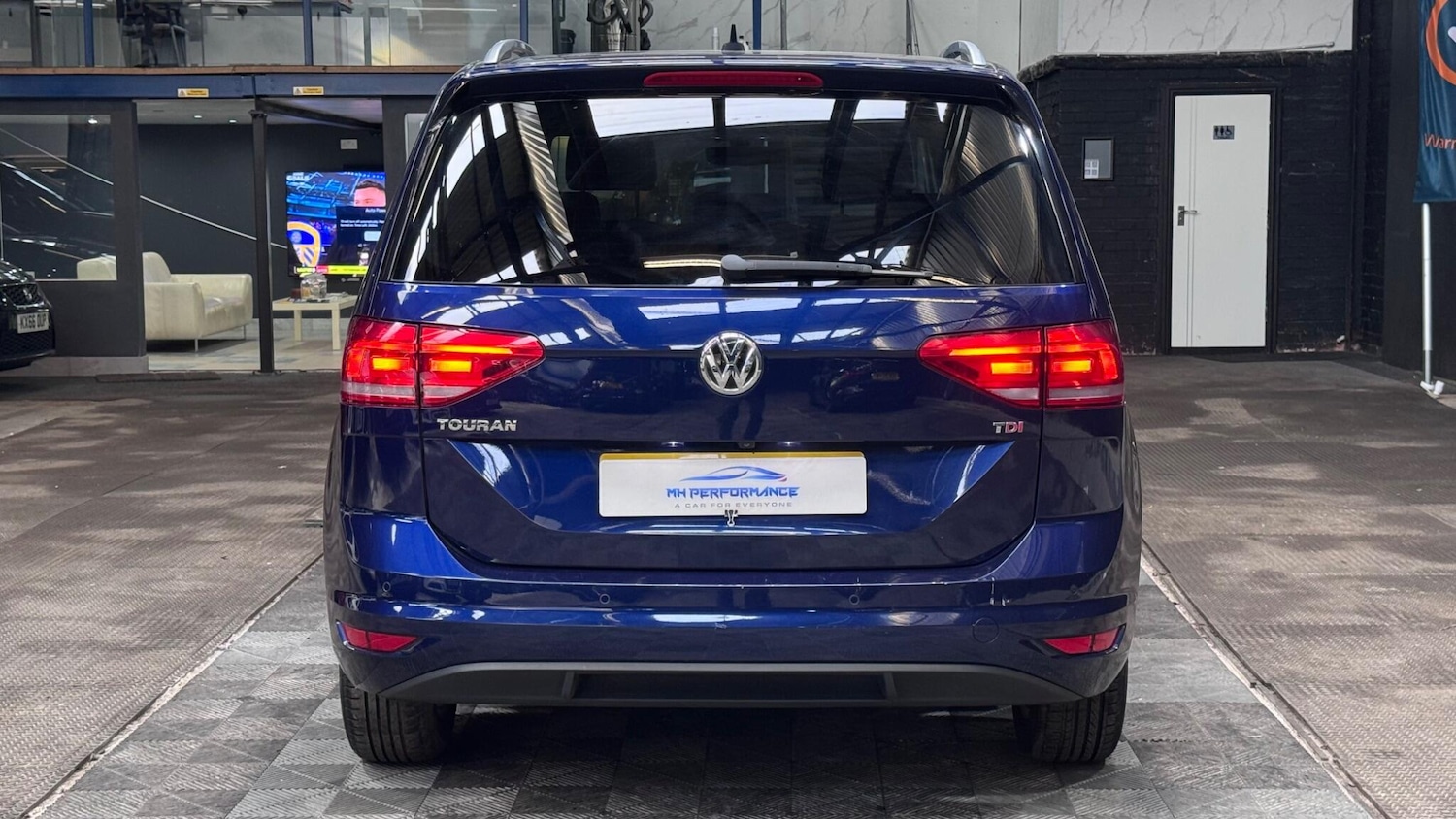 Used Volkswagen Touran 2017 for sale - 77564668: Photo 4