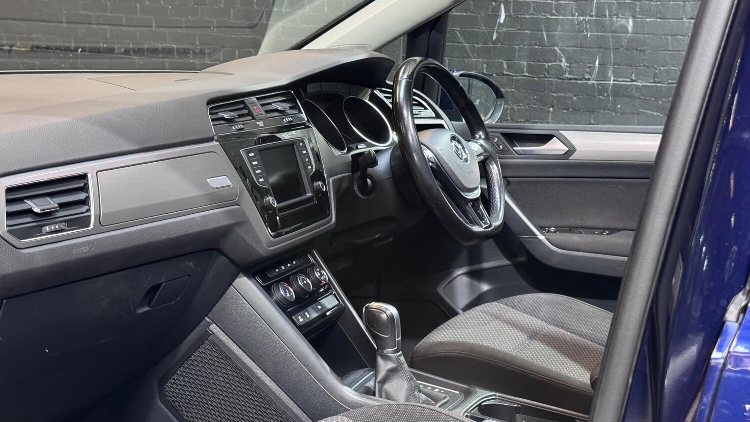 Used Volkswagen Touran 2017 for sale - 77564668: Photo 41