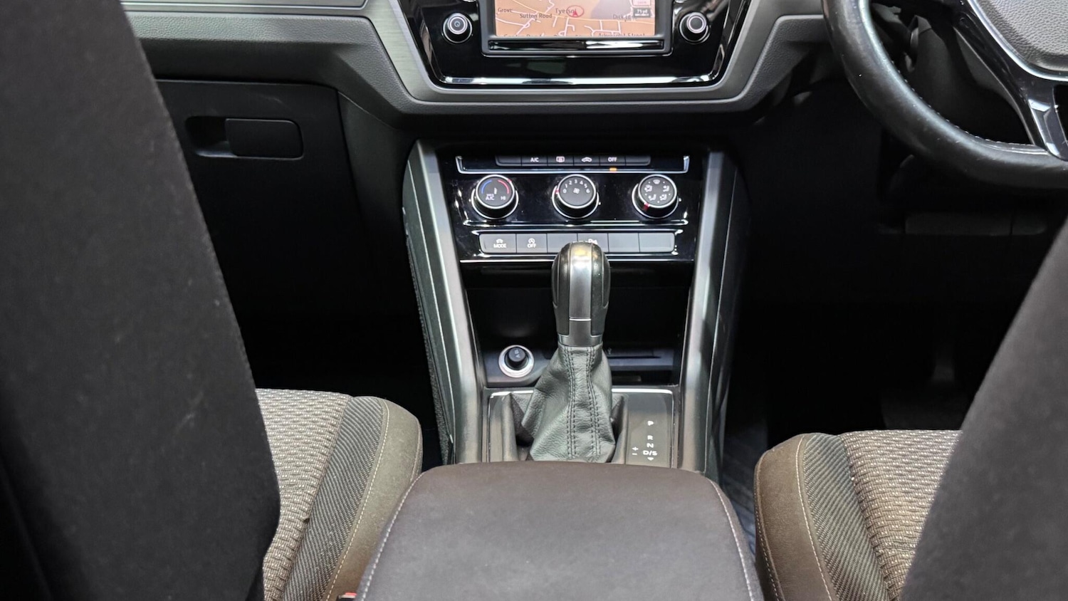 Used Volkswagen Touran 2017 for sale - 77564668: Photo 47