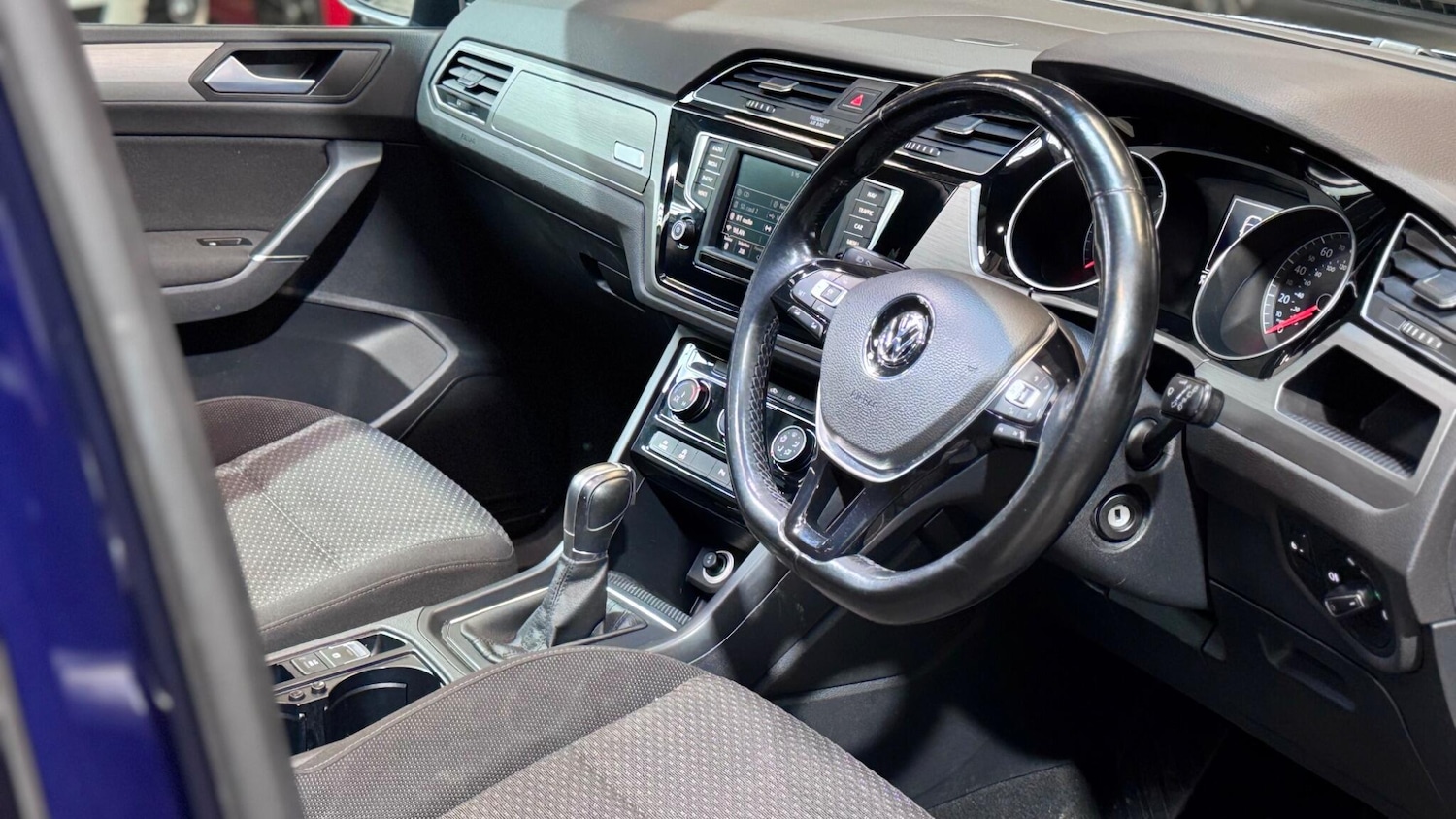 Used Volkswagen Touran 2017 for sale - 77564668: Photo 63