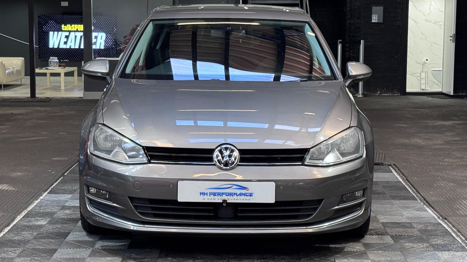 Used Volkswagen Golf 2014 for sale - 77238015: Photo 2