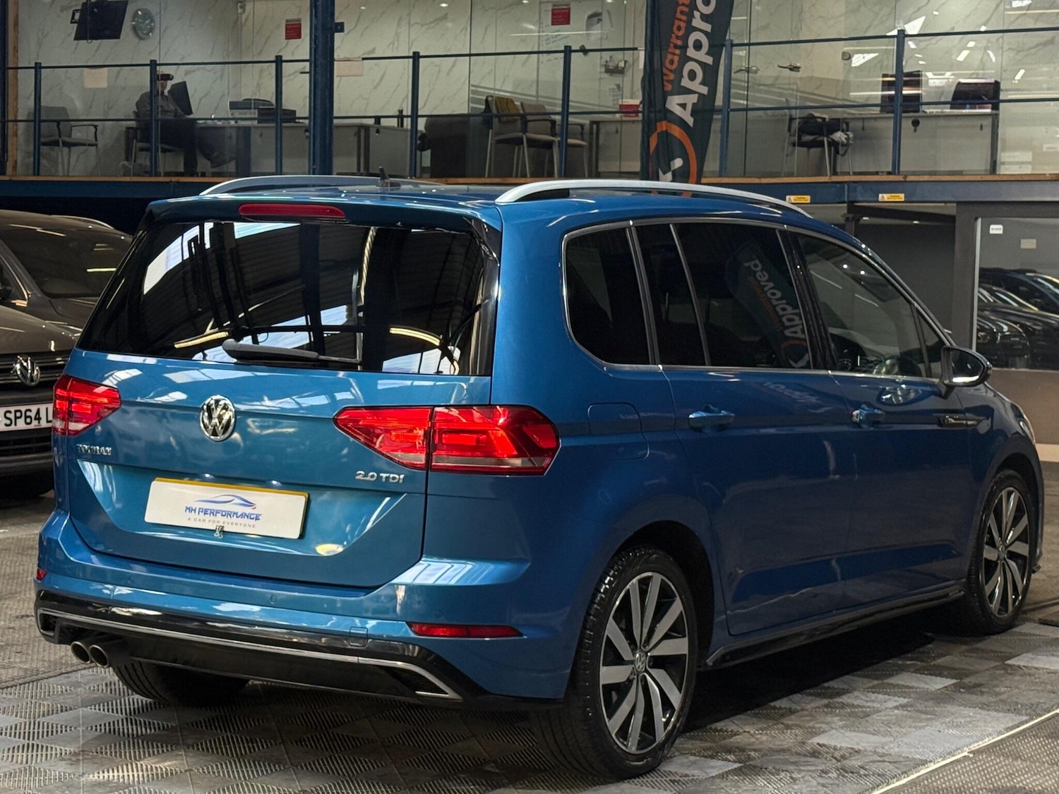 Used Volkswagen Touran 2017 for sale - 76152755: Photo 4