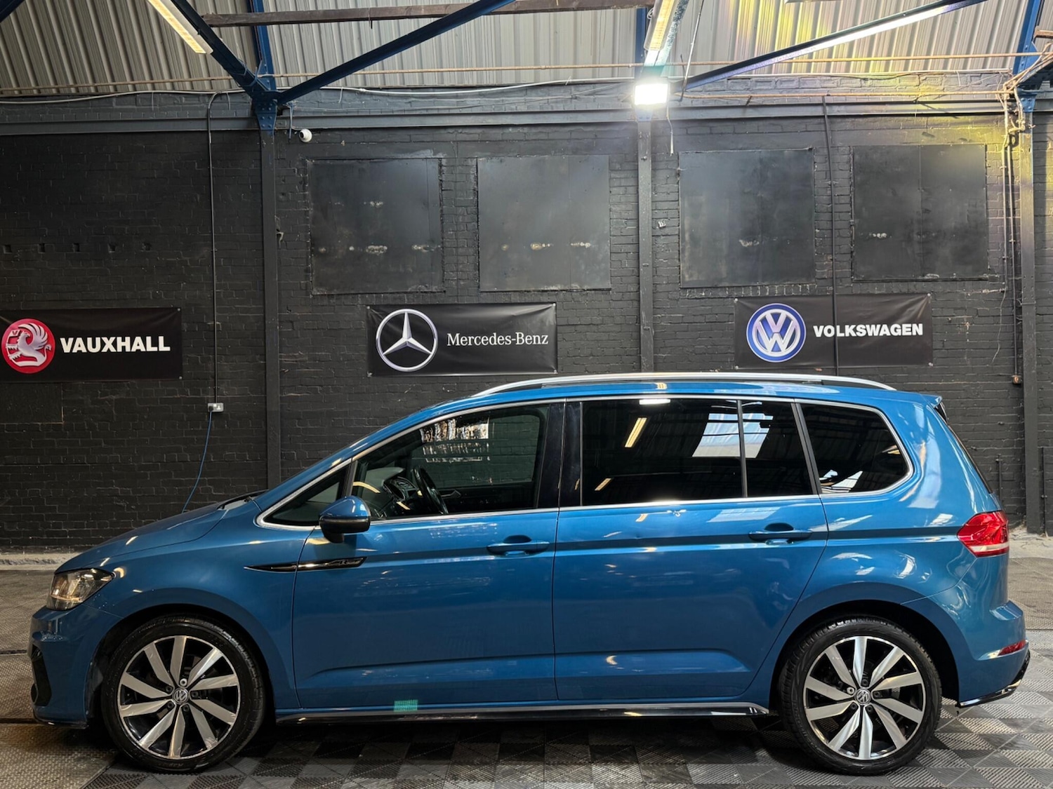 Used Volkswagen Touran 2017 for sale - 76152755: Photo 8
