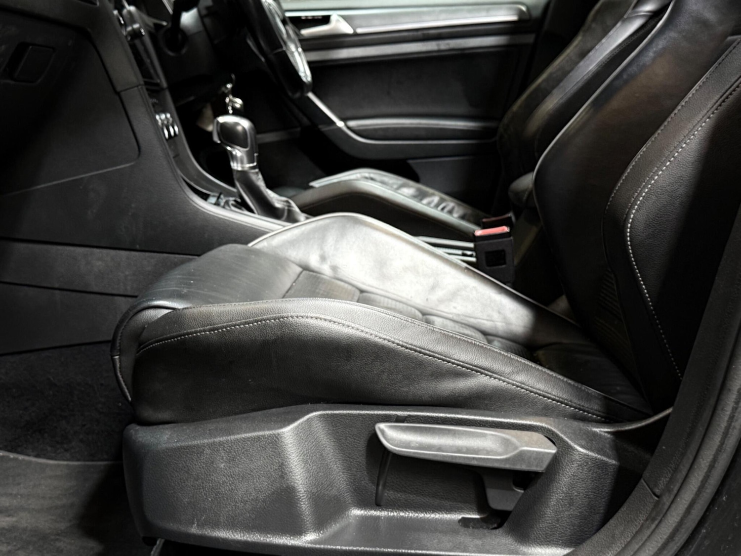 Used Volkswagen Golf 2017 for sale - 76499324: Photo 44