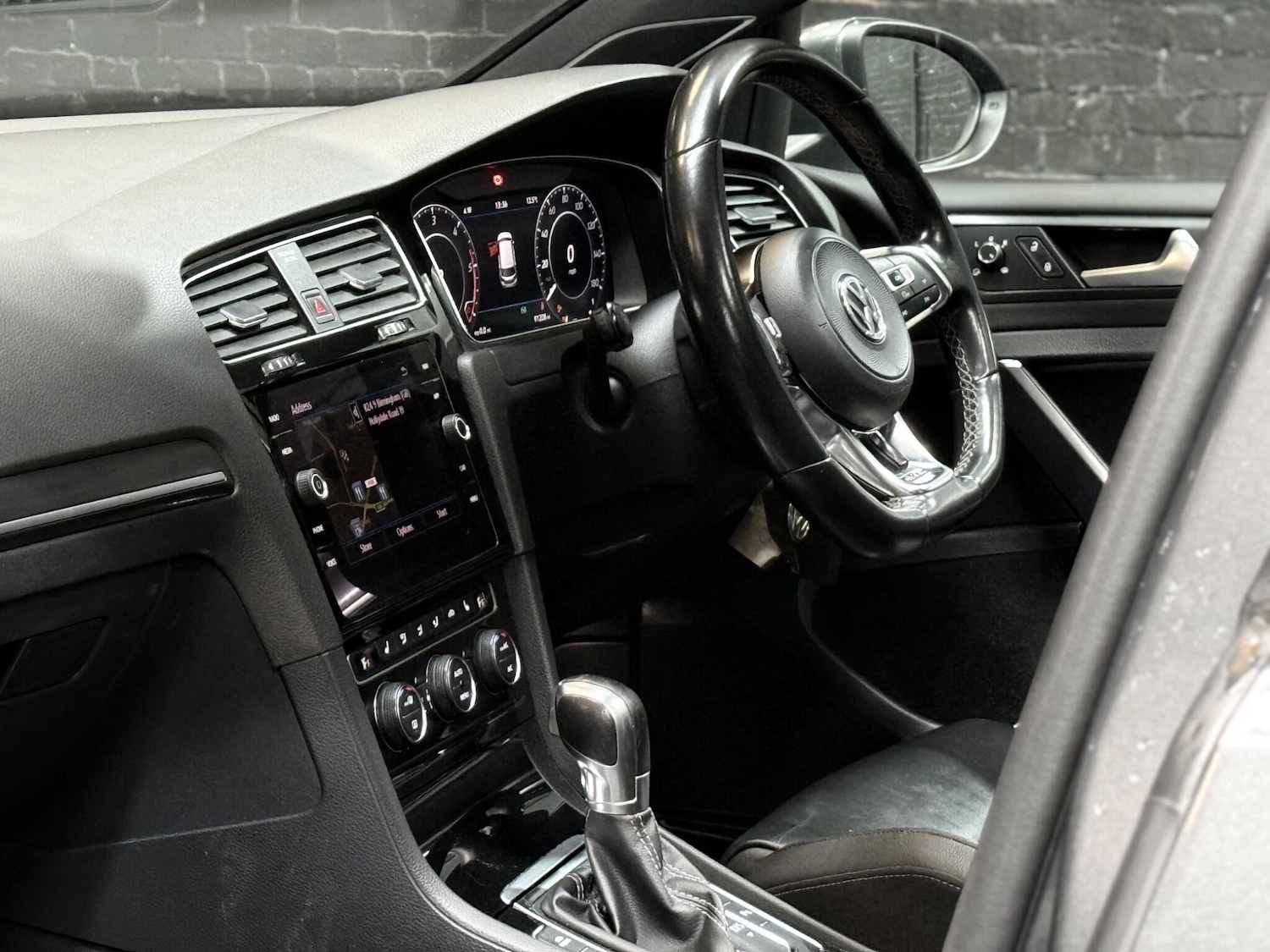 Used Volkswagen Golf 2017 for sale - 76499324: Photo 59