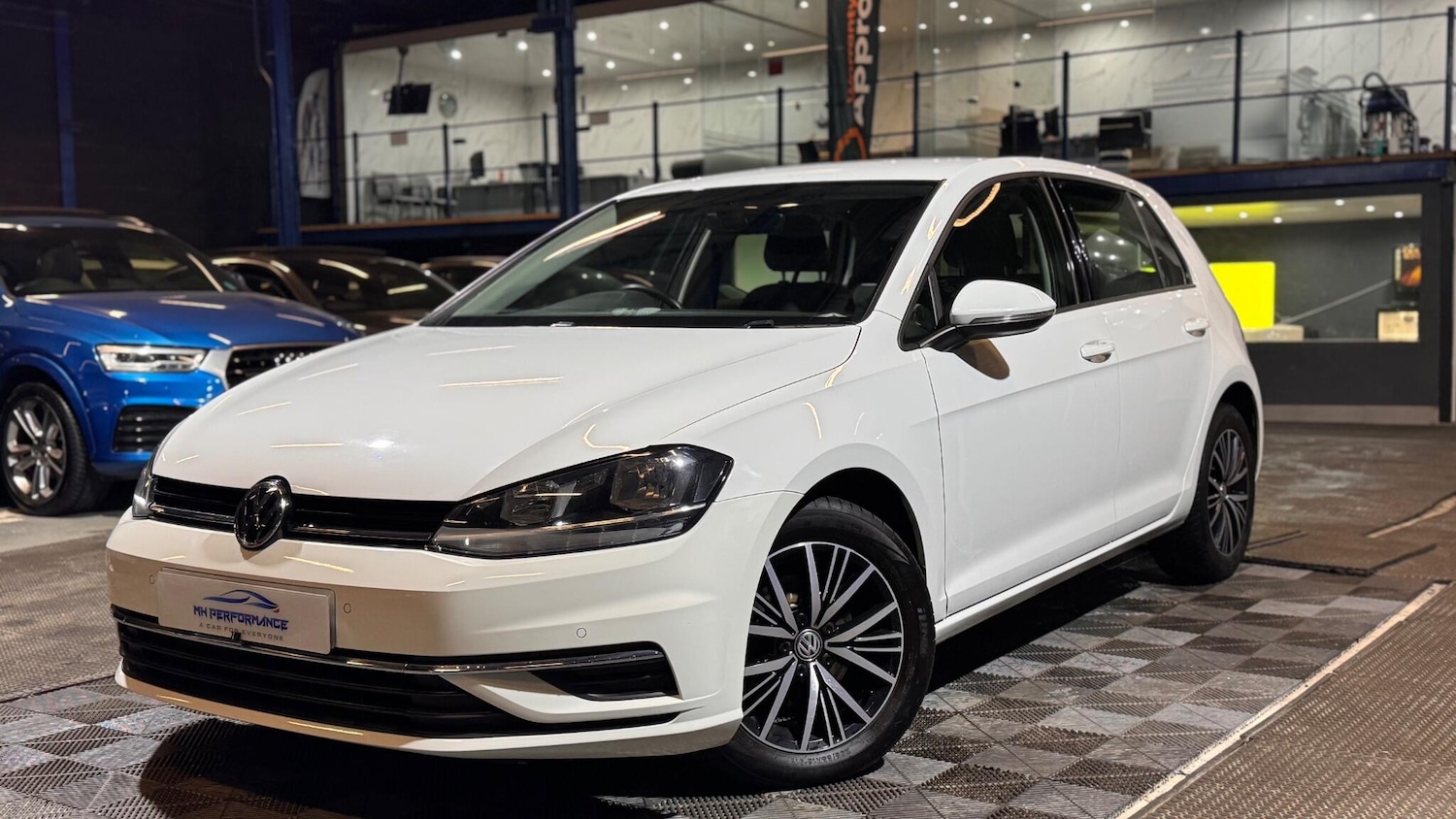 Used Volkswagen Golf 2017 for sale - 77155910: Photo 1