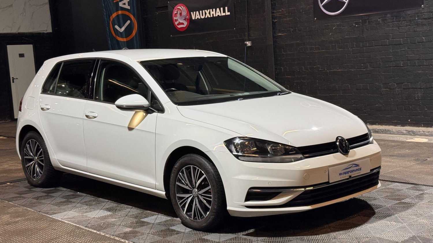 Used Volkswagen Golf 2017 for sale - 77155910: Photo 32