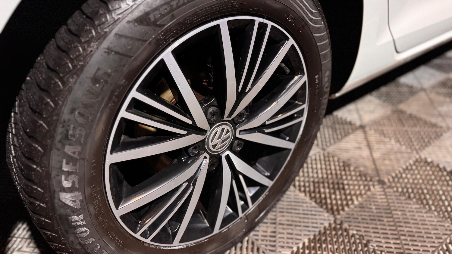 Used Volkswagen Golf 2017 for sale - 77155910: Photo 34