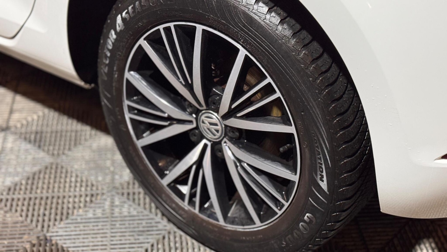 Used Volkswagen Golf 2017 for sale - 77155910: Photo 36