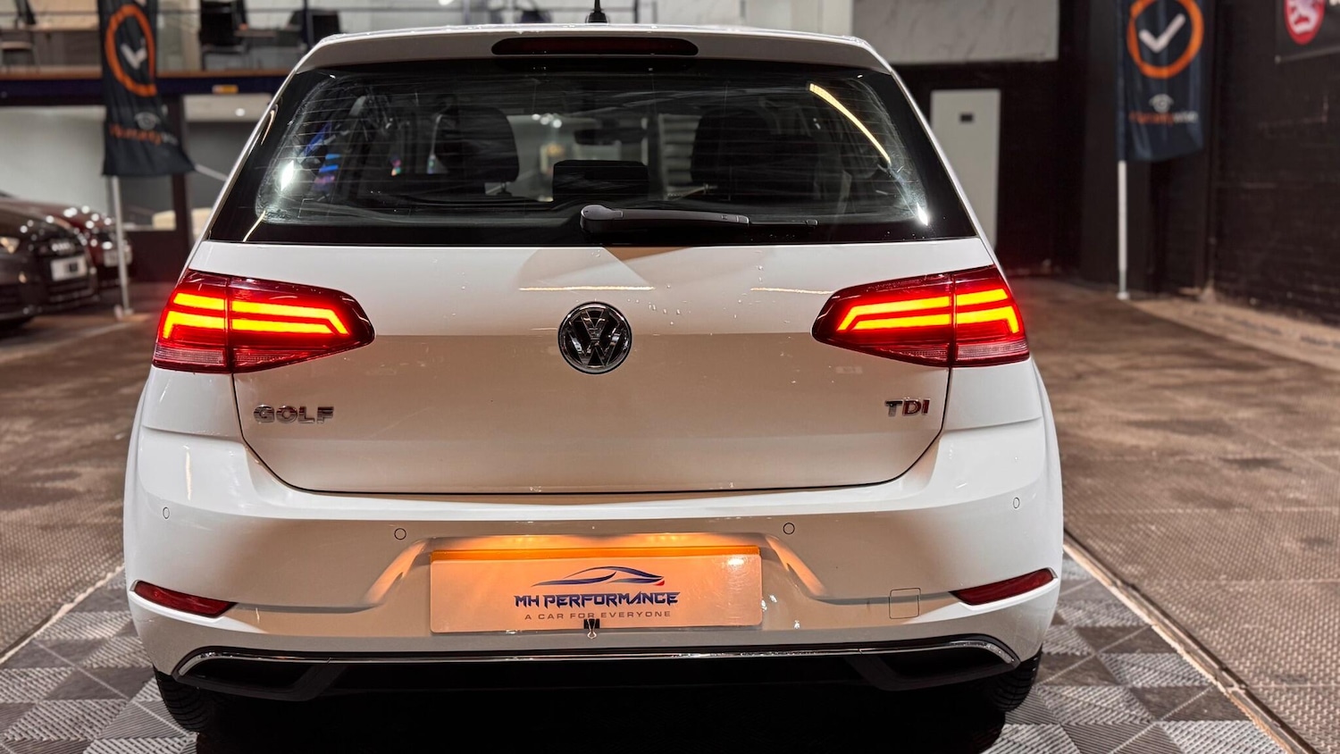 Used Volkswagen Golf 2017 for sale - 77155910: Photo 4