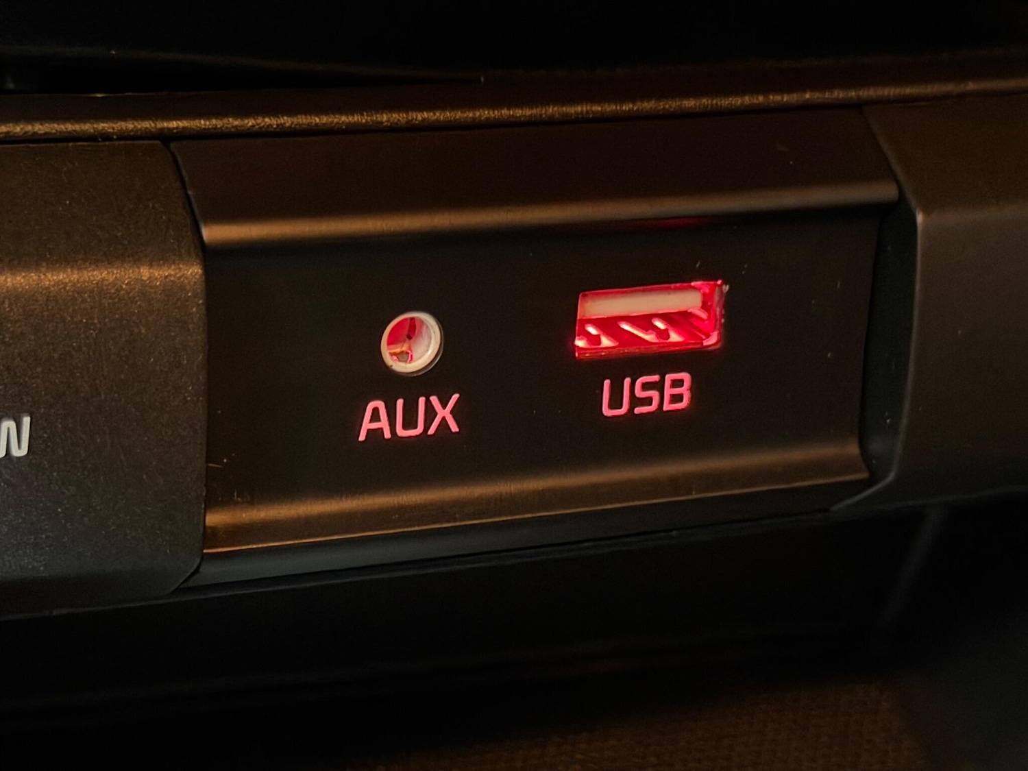 Used Kia Stonic 2019 for sale - 77441231: Photo 39