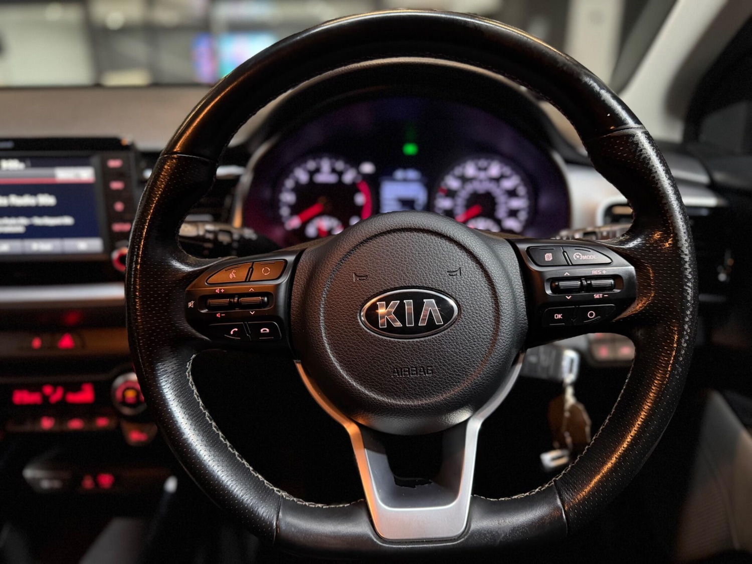 Used Kia Stonic 2019 for sale - 77441231: Photo 42