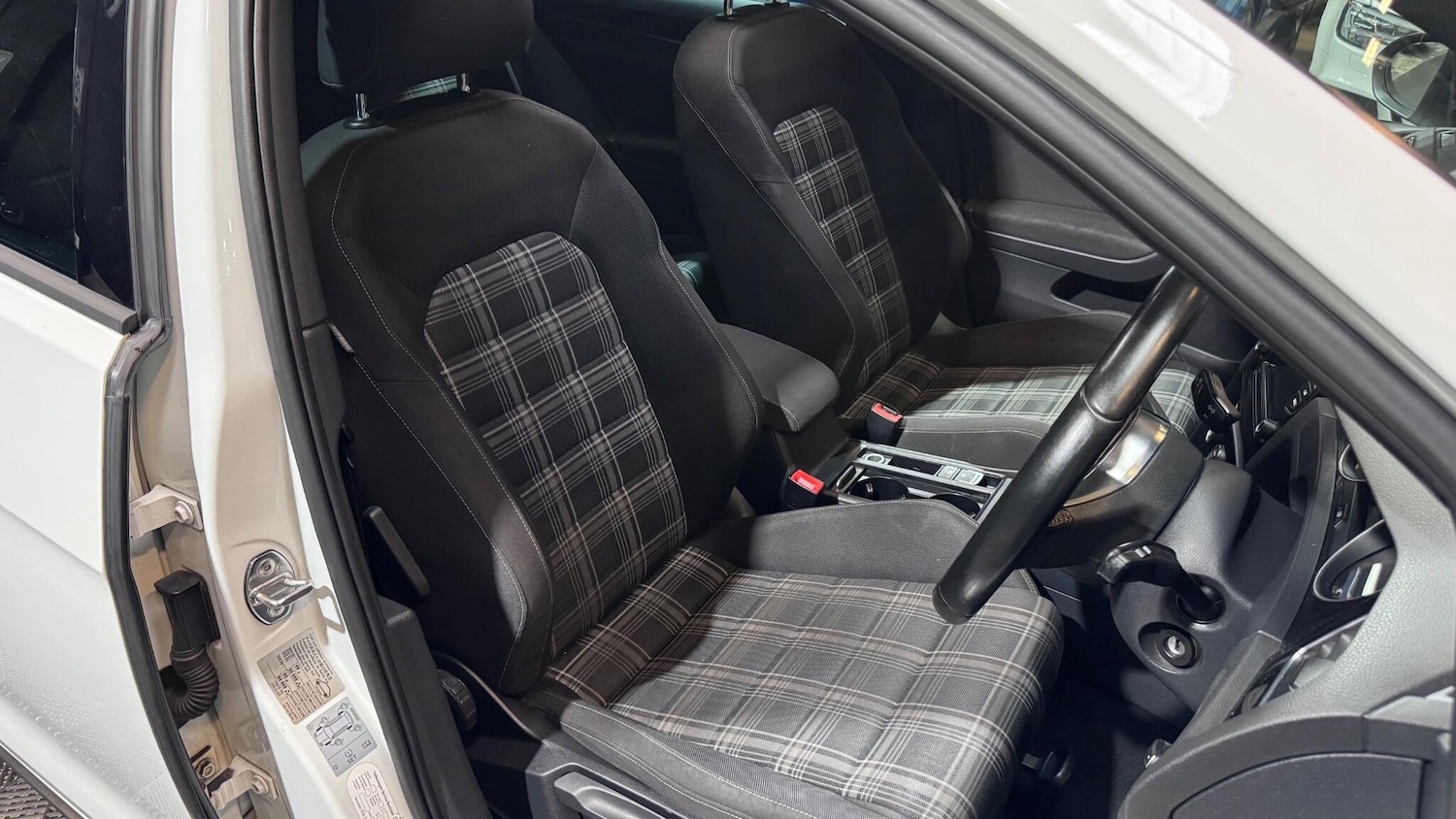 Used Volkswagen Golf 2014 for sale - 77237541: Photo 49