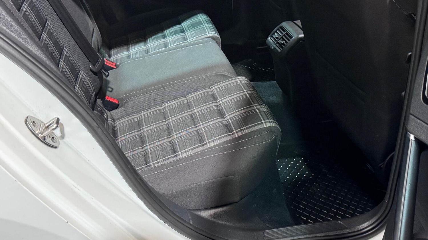 Used Volkswagen Golf 2014 for sale - 77237541: Photo 64