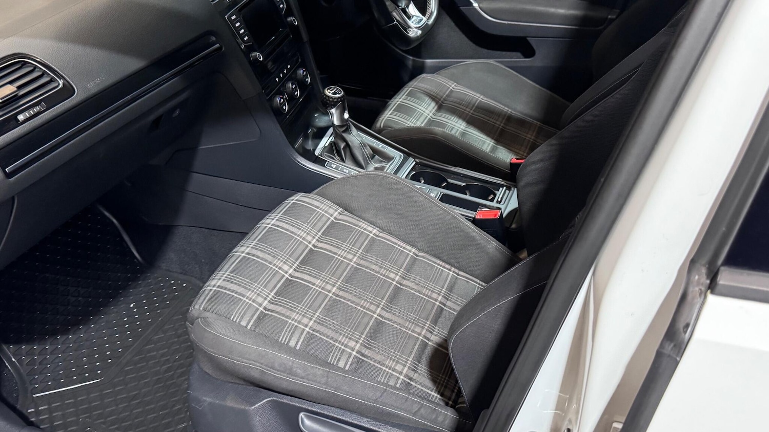 Used Volkswagen Golf 2014 for sale - 77237541: Photo 72