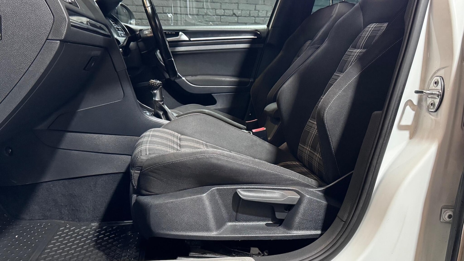 Used Volkswagen Golf 2014 for sale - 77237541: Photo 74