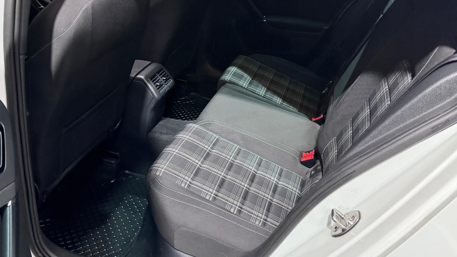 Used Volkswagen Golf 2014 for sale - 77237541: Photo 78