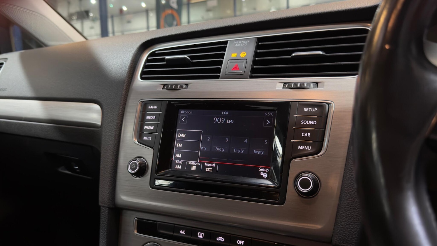 Used Volkswagen Golf 2015 for sale - 77993732: Photo 17