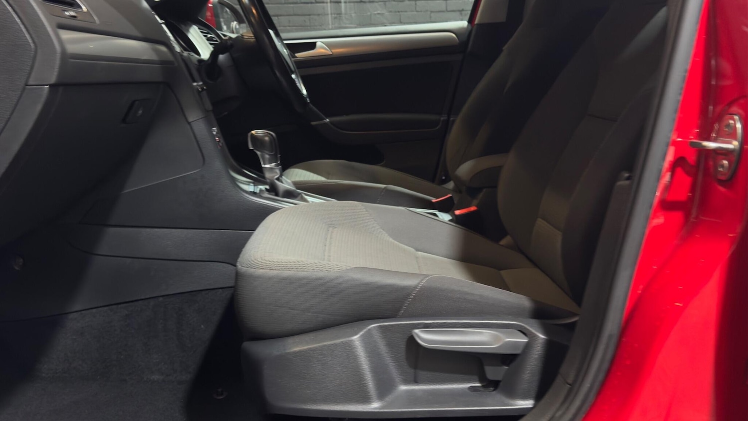 Used Volkswagen Golf 2015 for sale - 77993732: Photo 49