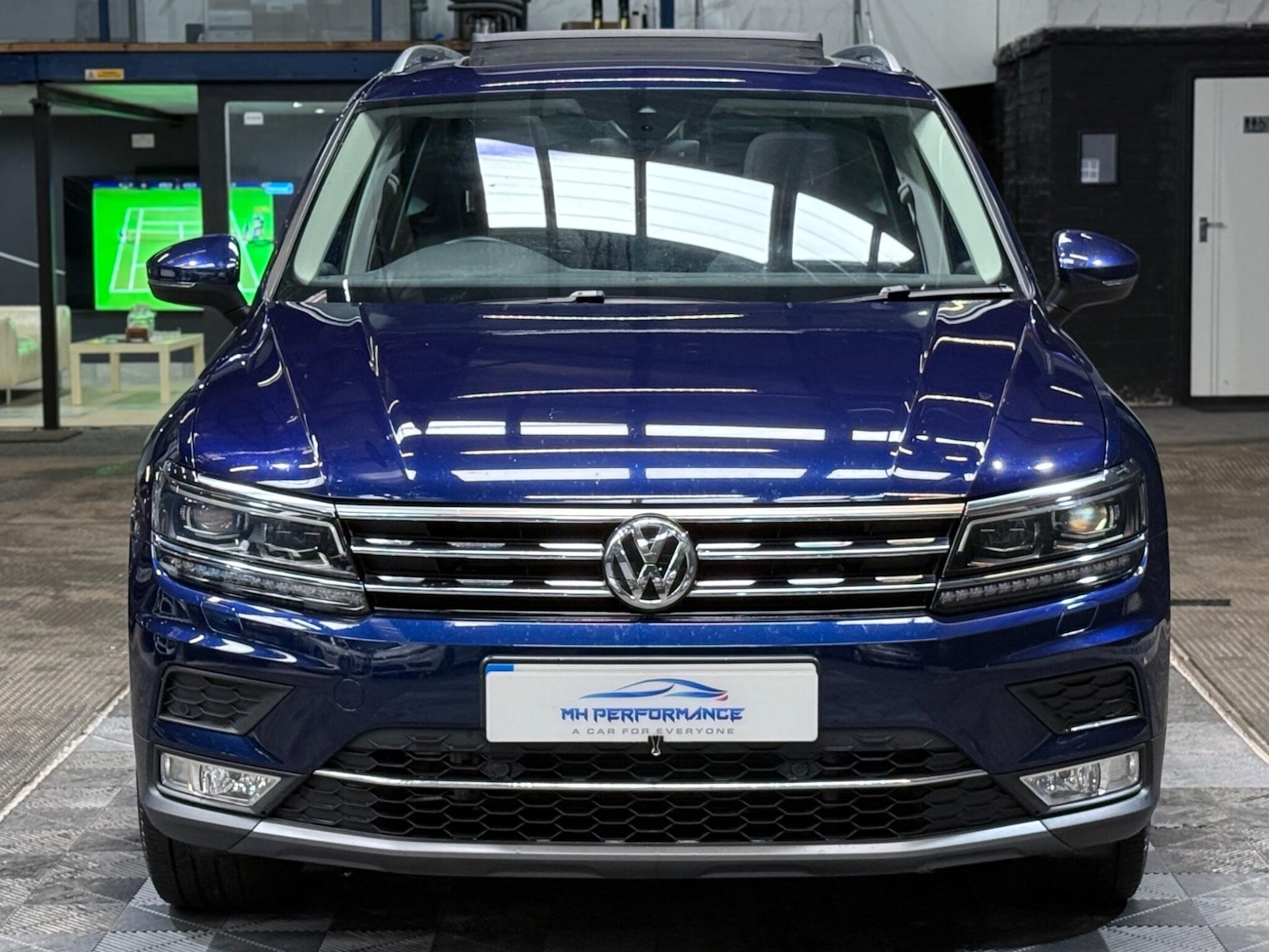 Used Volkswagen Tiguan 2016 for sale - 76152419: Photo 2