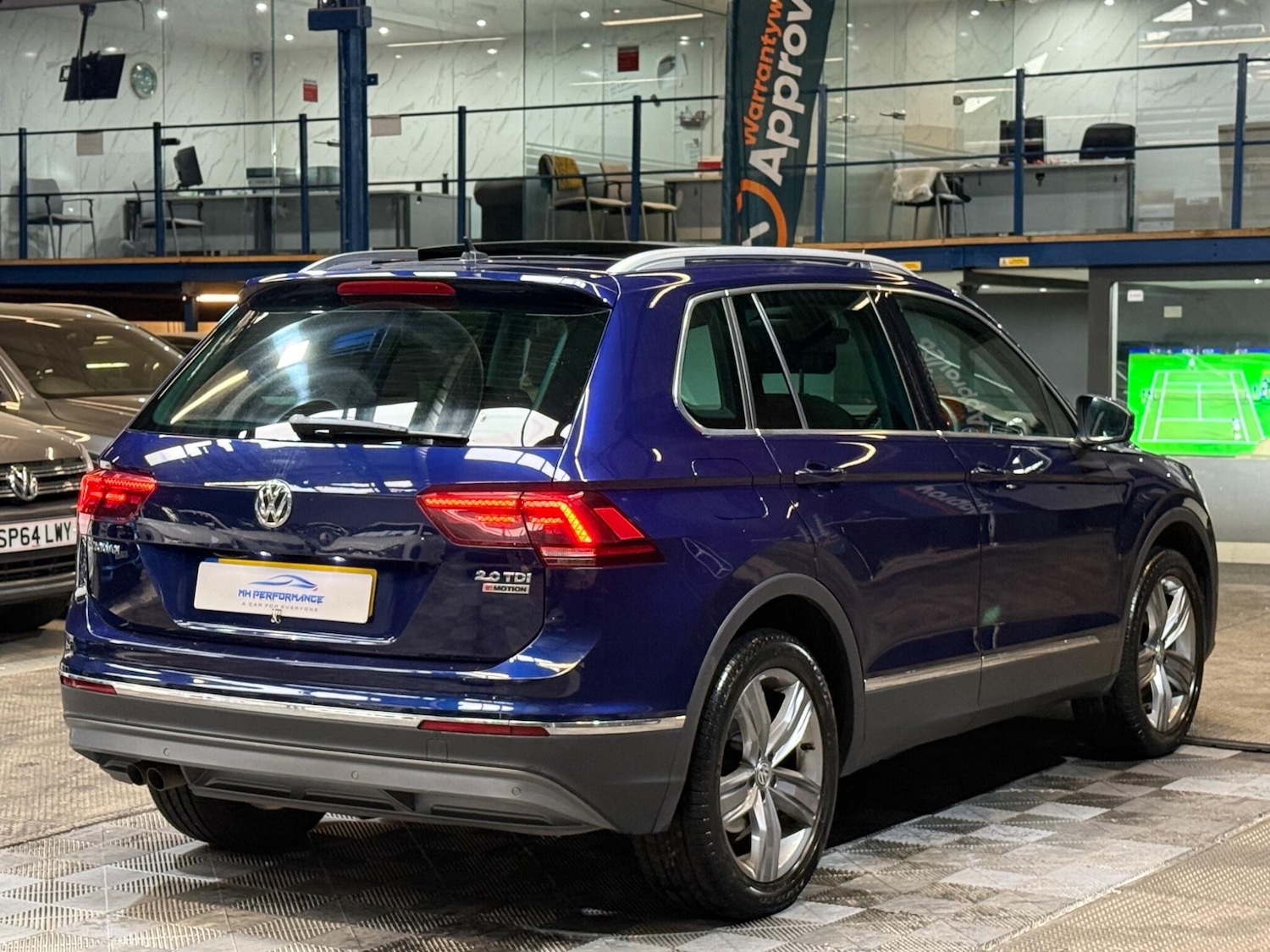 Used Volkswagen Tiguan 2016 for sale - 76152419: Photo 4