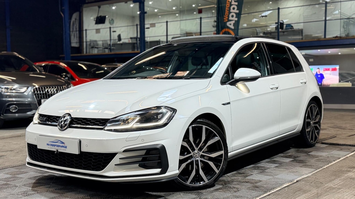 Used Volkswagen Golf 2017 for sale - 76607569: Photo 1