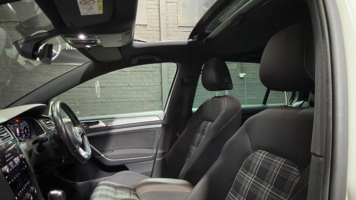 Used Volkswagen Golf 2017 for sale - 76607569: Photo 11