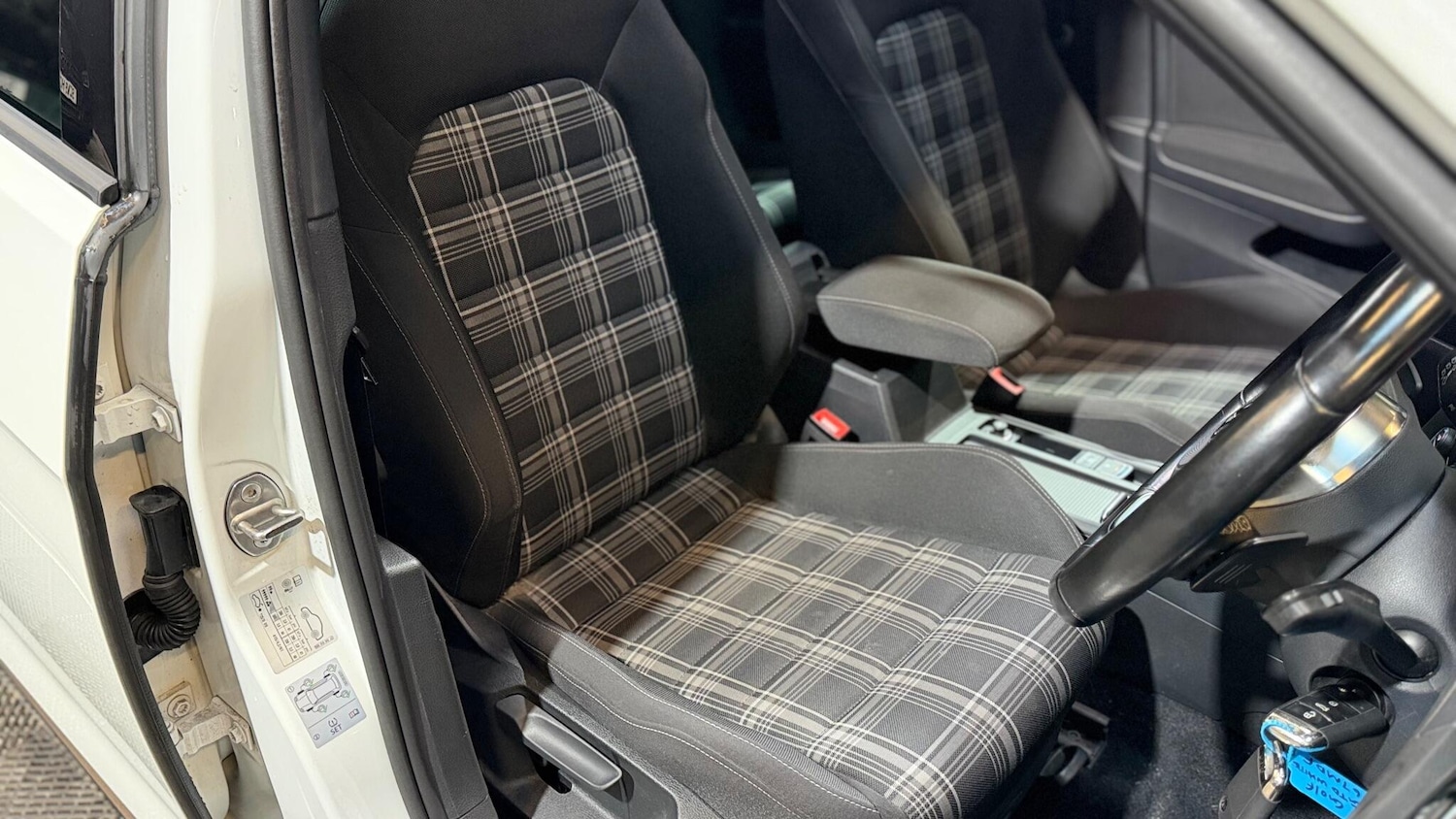 Used Volkswagen Golf 2017 for sale - 76607569: Photo 22