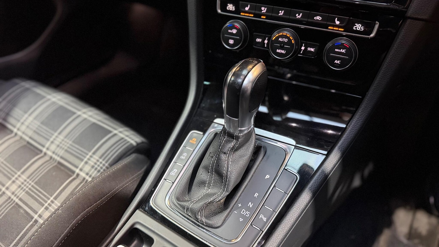 Used Volkswagen Golf 2017 for sale - 76607569: Photo 27