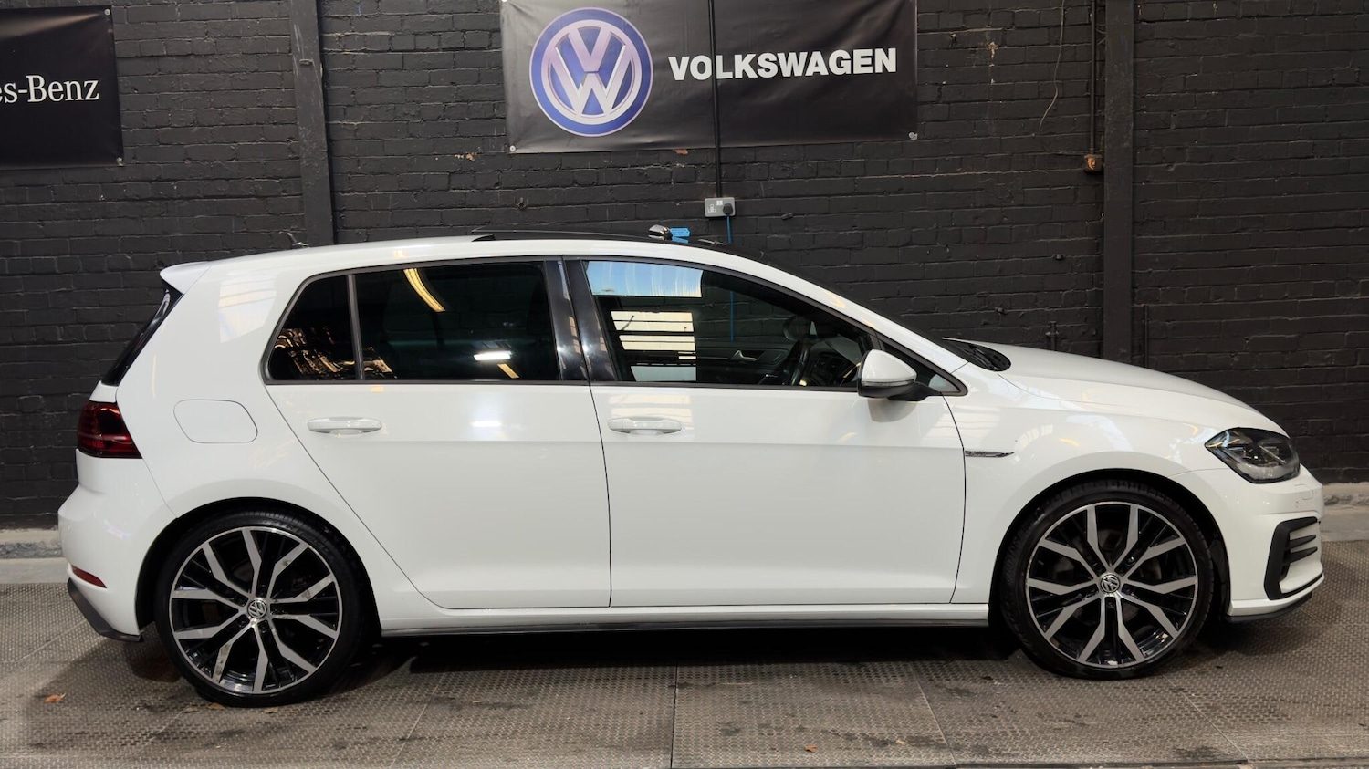 Used Volkswagen Golf 2017 for sale - 76607569: Photo 34