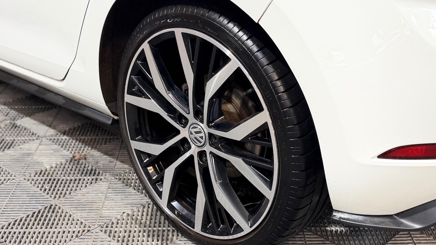 Used Volkswagen Golf 2017 for sale - 76607569: Photo 39