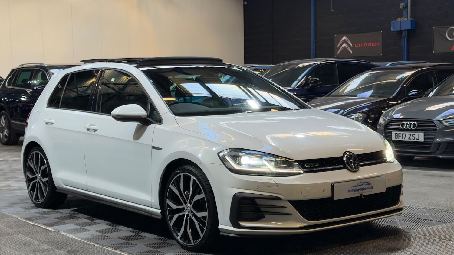 Used Volkswagen Golf 2017 for sale - 76607569: Photo 45
