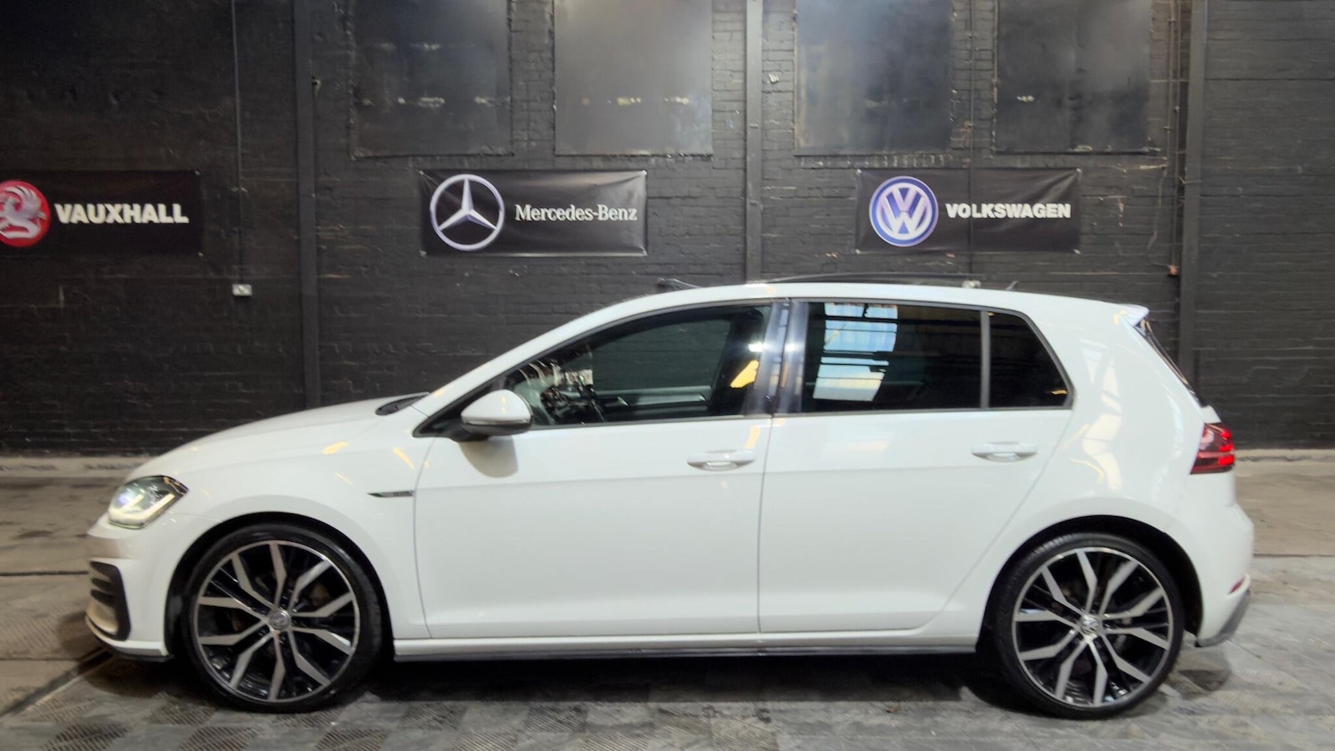 Used Volkswagen Golf 2017 for sale - 76607569: Photo 46