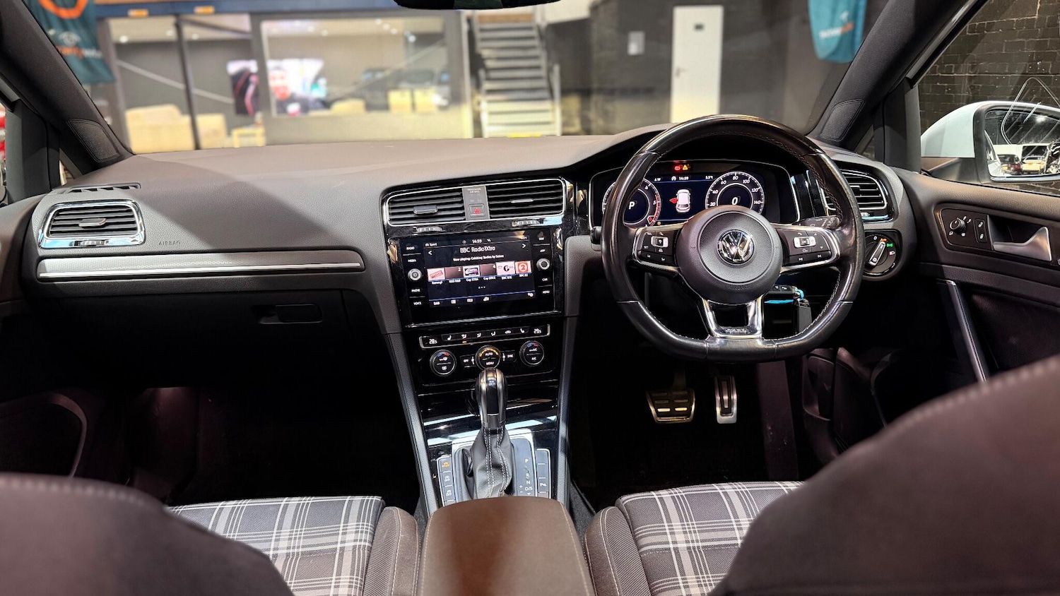 Used Volkswagen Golf 2017 for sale - 76607569: Photo 7