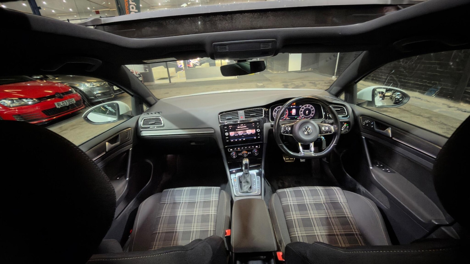 Used Volkswagen Golf 2017 for sale - 76607569: Photo 9