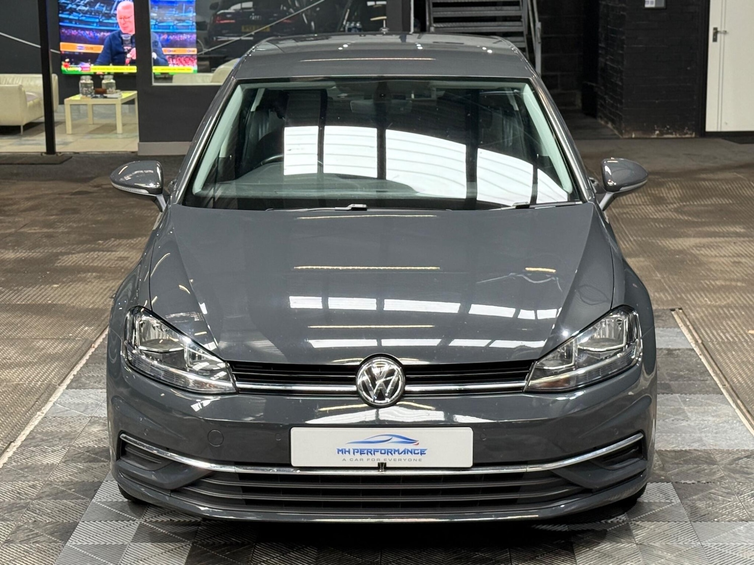 Used Volkswagen Golf 2018 for sale - 76498687: Photo 2