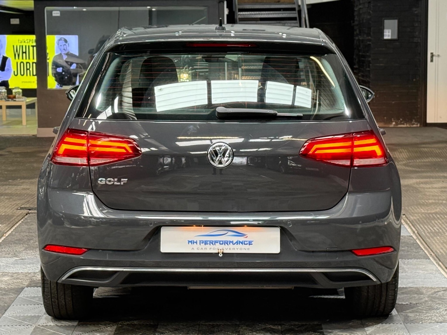 Used Volkswagen Golf 2018 for sale - 76498687: Photo 32