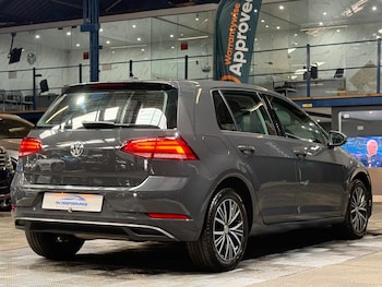 Used Volkswagen Golf 2018 for sale - 76498687: Photo