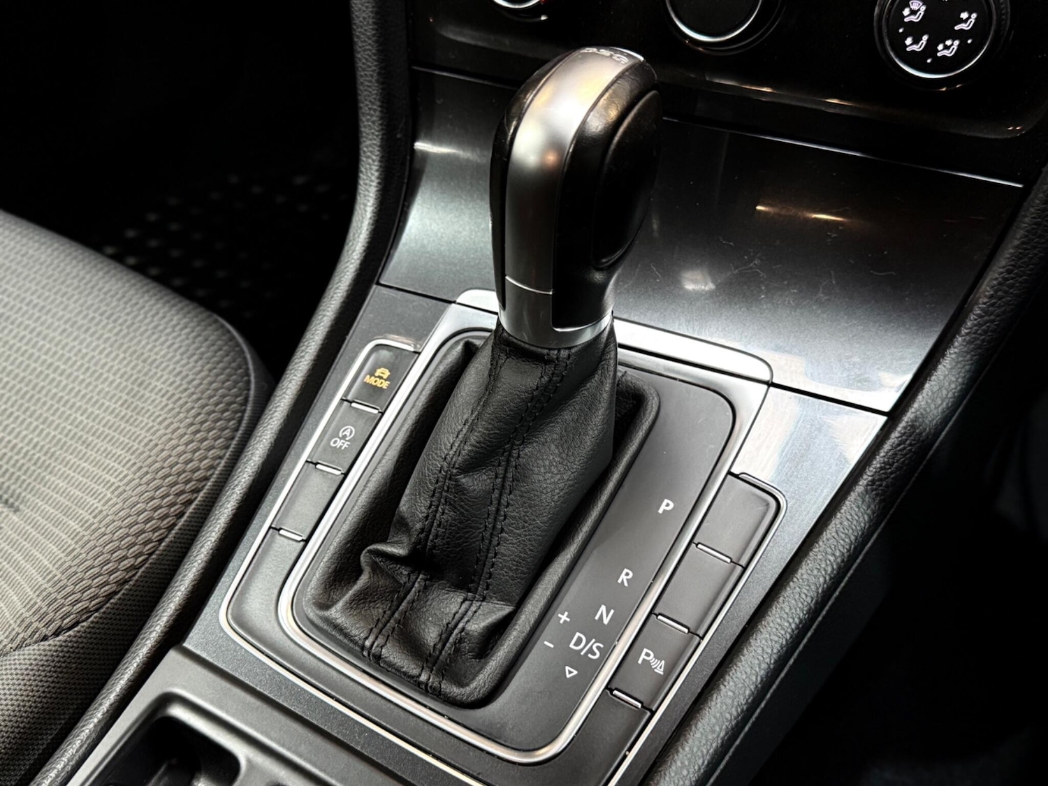 Used Volkswagen Golf 2018 for sale - 76498687: Photo 9