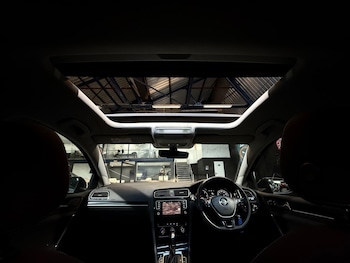 Used Volkswagen Golf 2017 for sale - 76866349: Photo