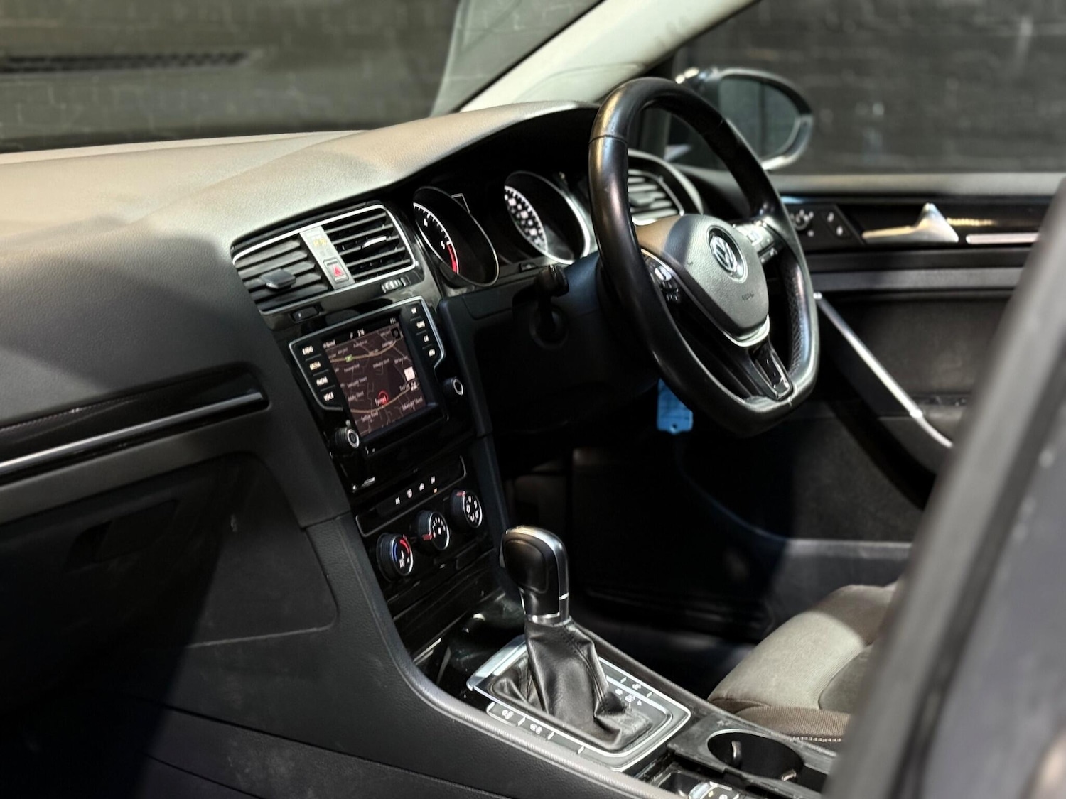 Used Volkswagen Golf 2017 for sale - 76866349: Photo 58