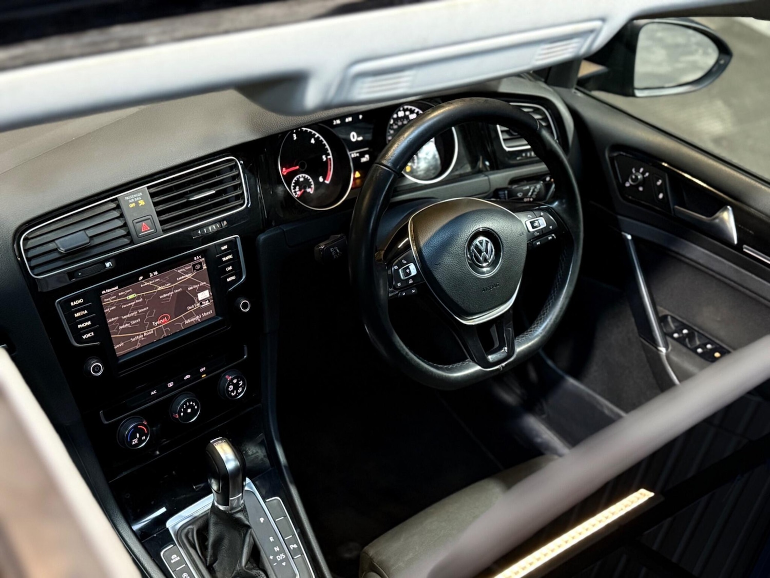 Used Volkswagen Golf 2017 for sale - 76866349: Photo 59