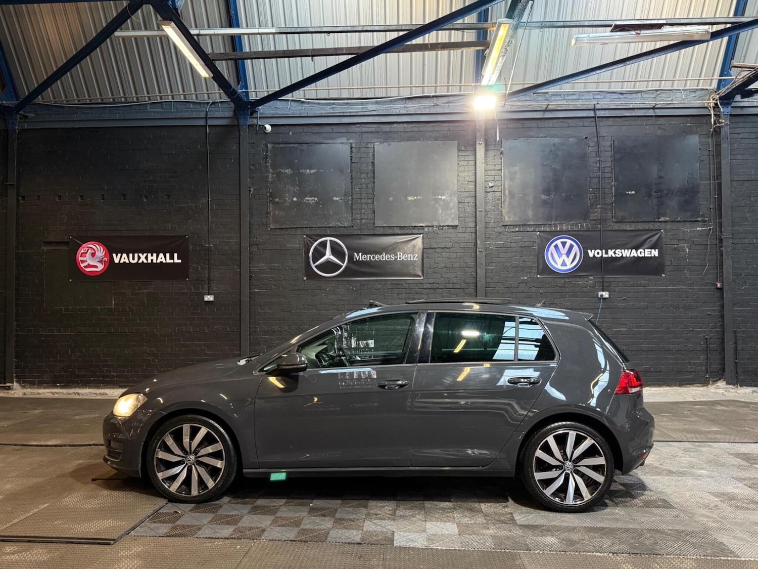 Used Volkswagen Golf 2017 for sale - 76866349: Photo 60